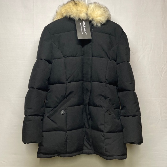 Molemsx Jackets & Blazers - Women's Black Puffer Jacket with Faux Fur Hood